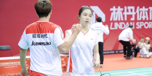 金年会APP-首设“宝企羽动组”、男单诞四冠王！2025林丹杯宝体收官