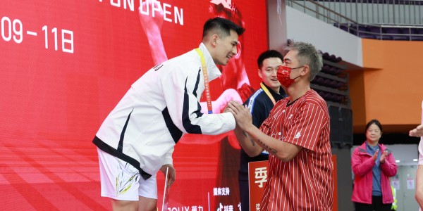 金年会APP-首设“宝企羽动组”、男单诞四冠王！2025林丹杯宝体收官